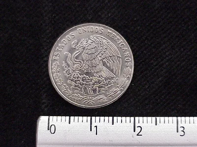 20 Cuproníquel 1977 . Inventario Banxico 12151 (anverso)