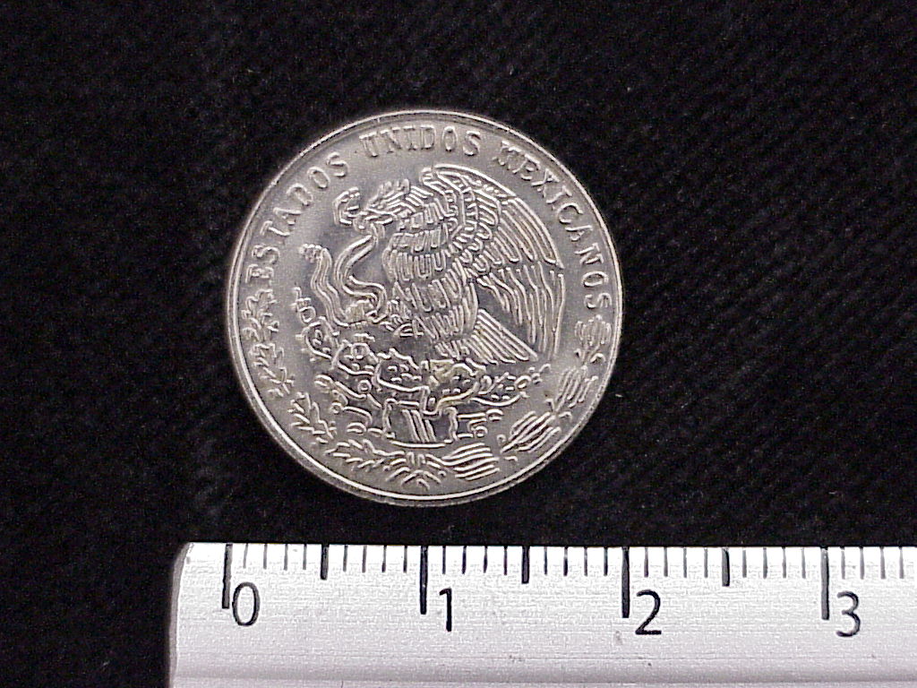 20 Cuproníquel 1977 . Inventario Banxico 12151 (anverso)