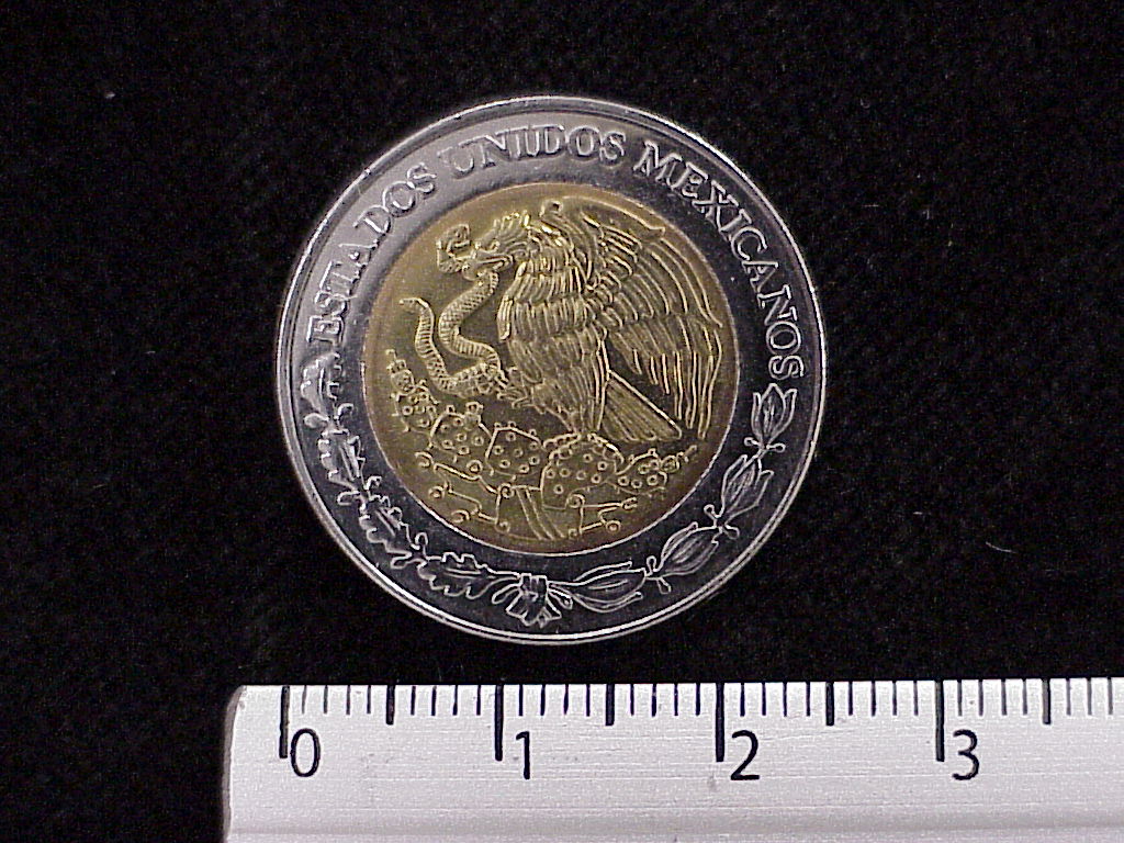 5 Bimetálica 2004 . Inventario Banxico 21260 (anverso)