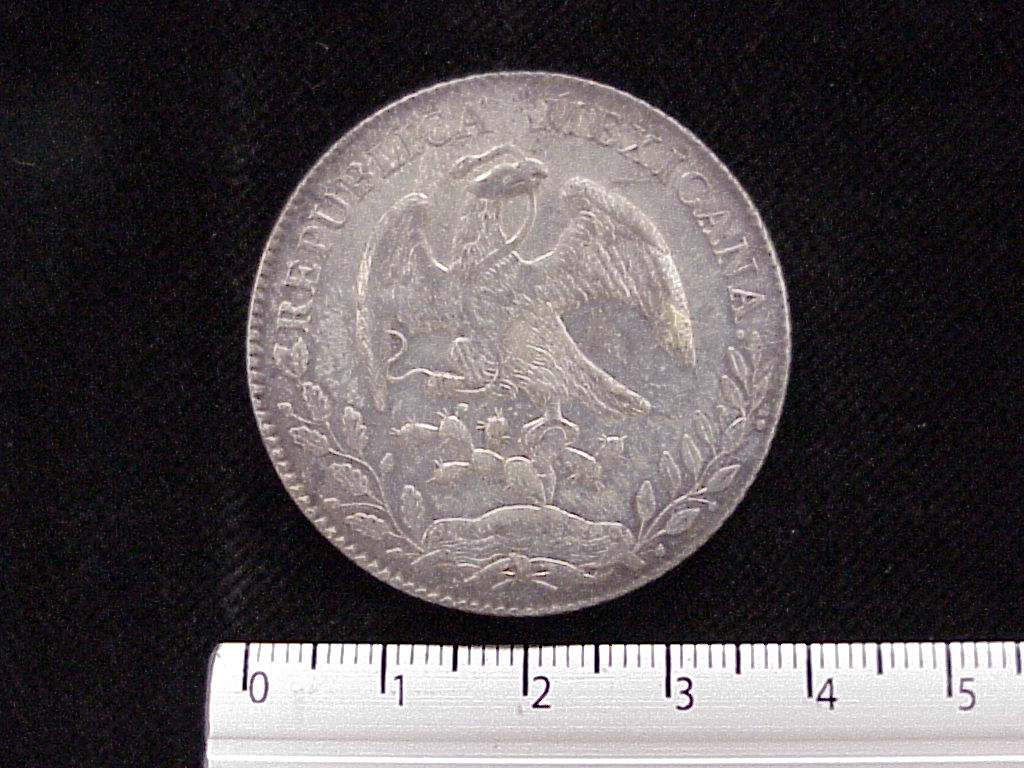 8 Plata 1876 . Inventario Banxico 4400 (anverso)
