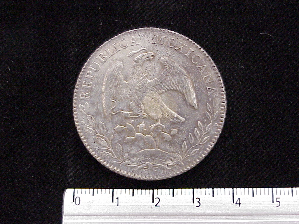 8 Plata 1882 . Inventario Banxico 4421 (anverso)