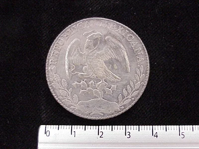 8 Plata 1884 . Inventario Banxico 4428 (anverso)