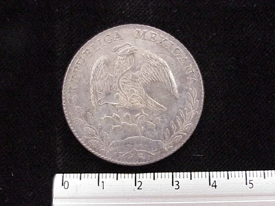 8 Plata 1886 . Inventario Banxico 4434 (anverso)