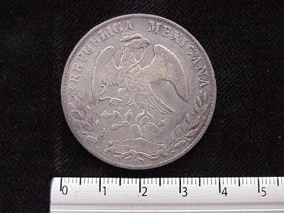 8 Plata 1885 . Inventario Banxico 5744 (anverso)