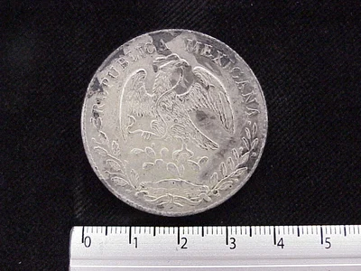 8 Plata 1886 . Inventario Banxico 5747 (anverso)