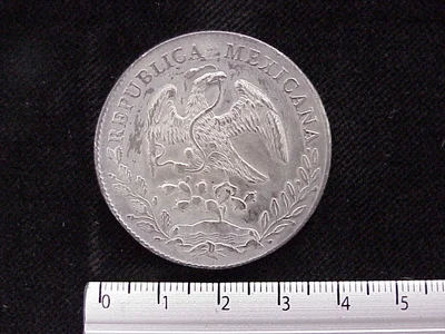 8 Plata 1890 . Inventario Banxico 5759 (anverso)