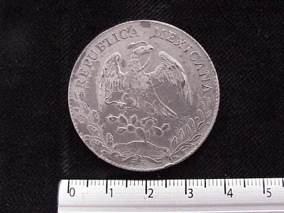 8 Plata 1892 . Inventario Banxico 5767 (anverso)
