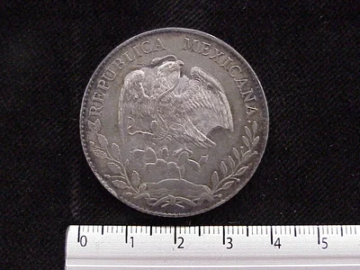 8 Plata 1894 . Inventario Banxico 5773 (anverso)