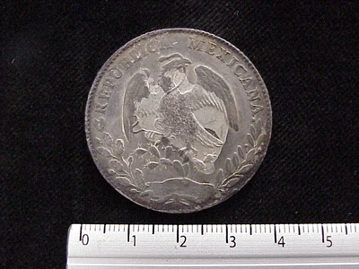 8 Plata 1877 . Inventario Banxico 6006 (anverso)