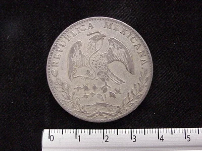 8 Plata 1880 . Inventario Banxico 6021 (anverso)