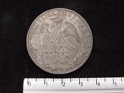 8 Plata 1883 . Inventario Banxico 6034 (anverso)