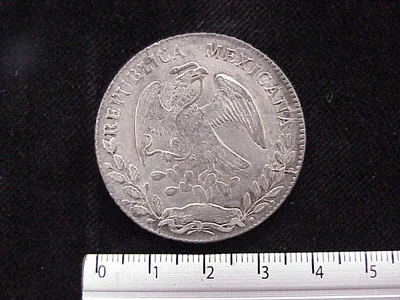 8 Plata 1884 . Inventario Banxico 6594 (anverso)