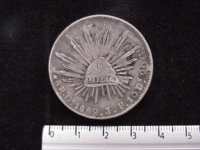 8 Plata 1882 . Inventario Banxico 6995 (anverso)