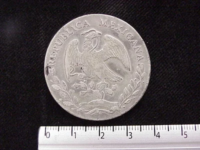 8 Plata 1883 . Inventario Banxico 7483 (anverso)