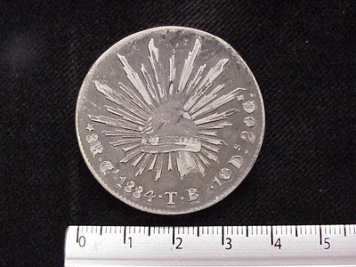 8 Plata 1884 . Inventario Banxico 7487 (reverso)