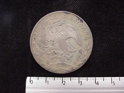 8 Plata 1885 . Inventario Banxico 7492 (anverso)