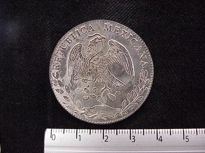 8 Plata 1882 . Inventario Banxico 8235 (anverso)