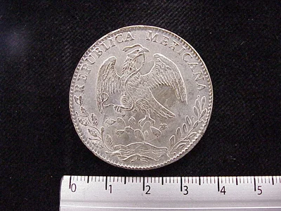 8 Plata 1884 . Inventario Banxico 8244 (anverso)