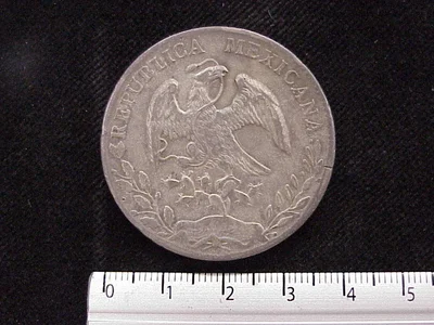 8 Plata 1884 . Inventario Banxico 9207 (anverso)
