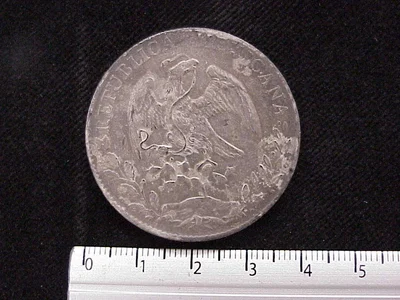 8 Plata 1886 . Inventario Banxico 9214 (anverso)
