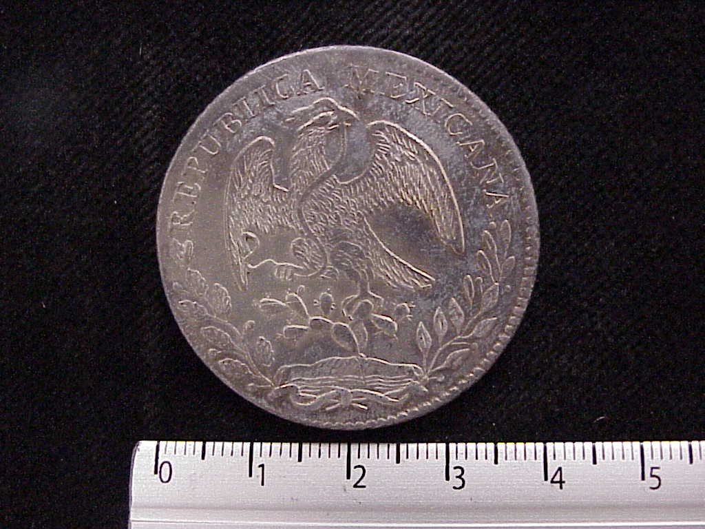 8 Plata 1877 . Inventario Banxico 9420 (anverso)