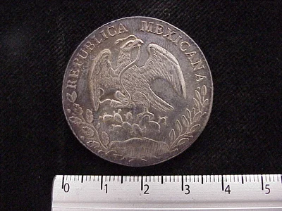 8 Plata 1882 . Inventario Banxico 9437 (anverso)