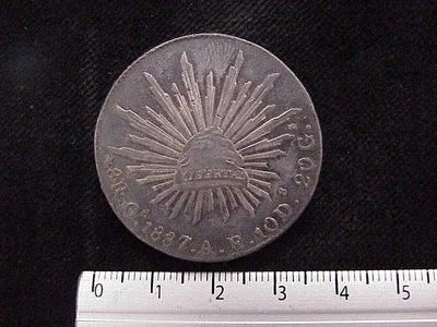 8 Plata 1887 . Inventario Banxico 9453 (reverso)