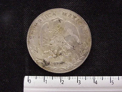 8 Plata 1880 . Inventario Banxico 9650 (anverso)