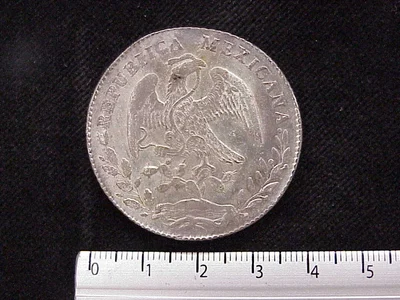8 Plata 1881 . Inventario Banxico 9654 (anverso)