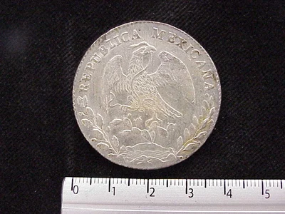 8 Plata 1882 . Inventario Banxico 9658 (anverso)