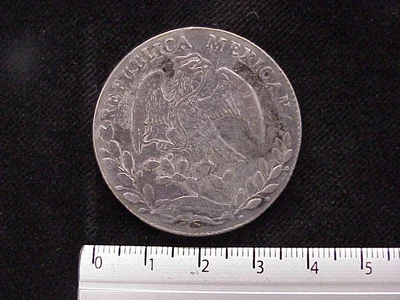8 Plata 1883 . Inventario Banxico 9662 (anverso)